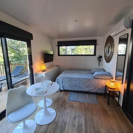 Le Cube Apartment Sommieres